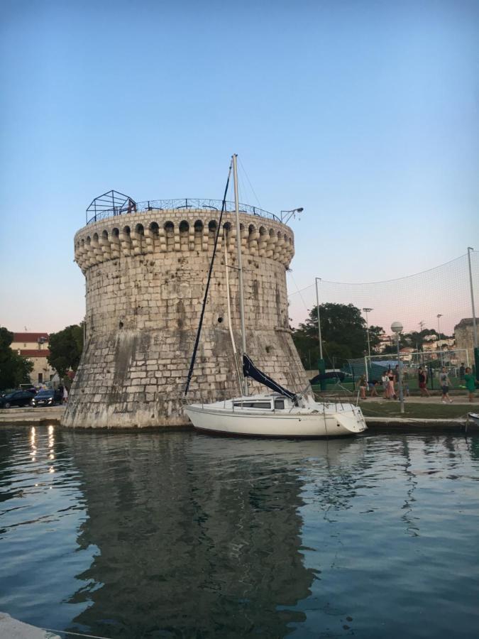 Blue Shell Trogir Apartment Esterno foto