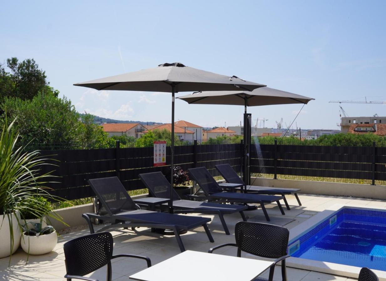 Blue Shell Trogir Apartment Esterno foto